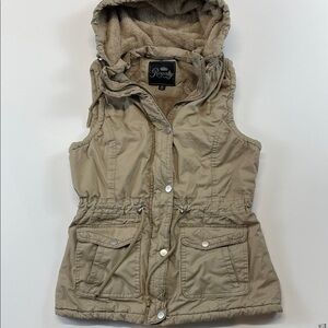 Royalty for me Sherpa Lined Hooded Utility Vest Tan Zip Snap Pockets Womens Sz M